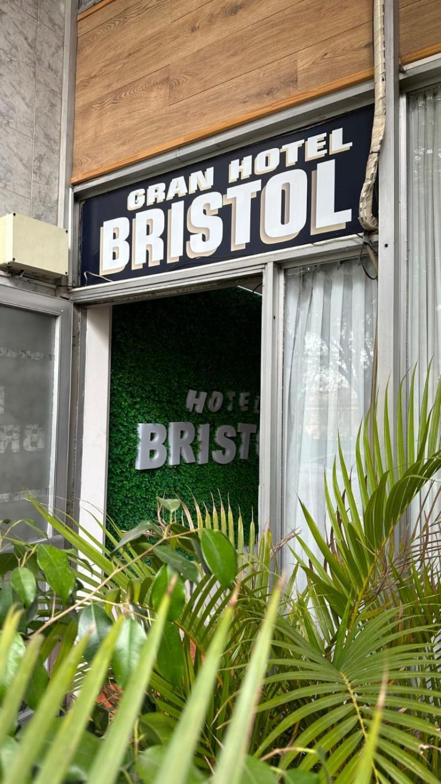 Hotel Bristol Кордоба Екстериор снимка